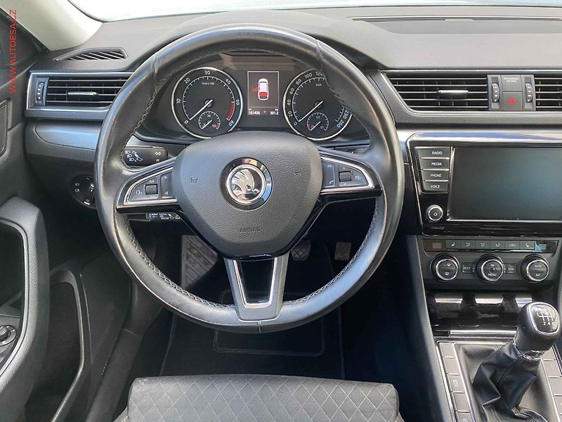 Škoda Superb (2017) 2.0 TDi, Style, STK6/28 - fotka 11 z 18