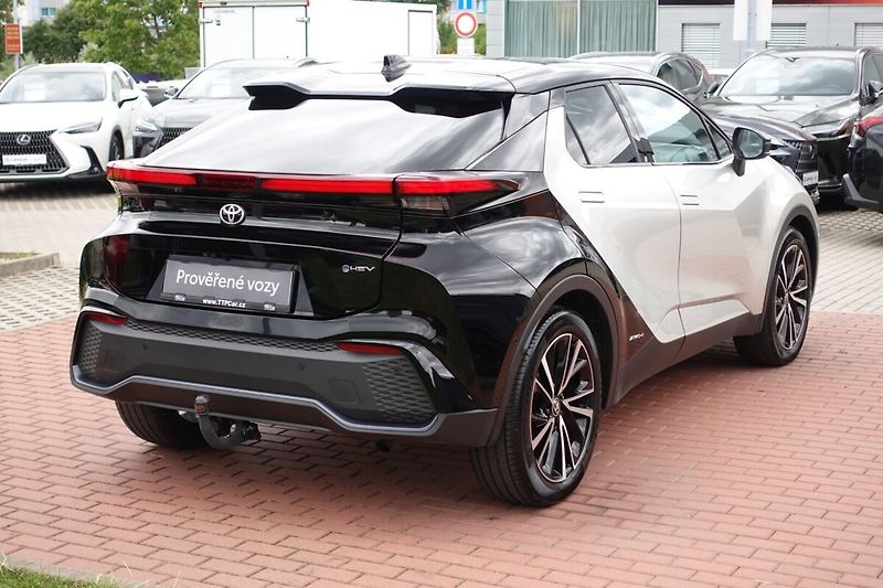 Toyota C-HR 2,0HSD 4x4 Executive Premiere - fotka 4 z 37
