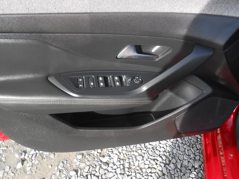 Peugeot 308 allure,led,automat,44tkm - fotka 28 z 41