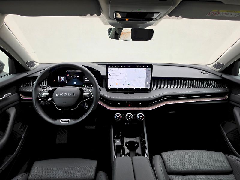 Škoda Superb (2025) COMBI 2,0TDI 110KW DSG L&K - fotka 5 z 35