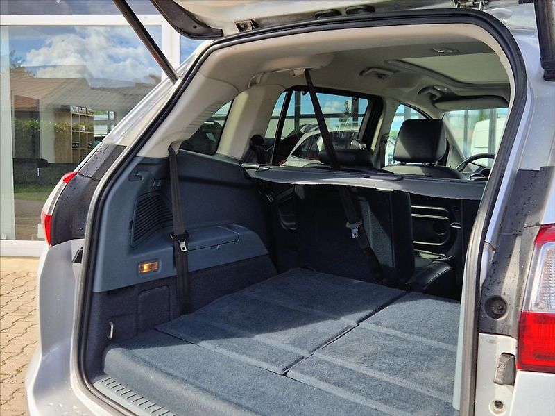 Ford Grand C-MAX 1,6 TDCi 7MÍST AUTOAC SENZORY - fotka 11 z 41