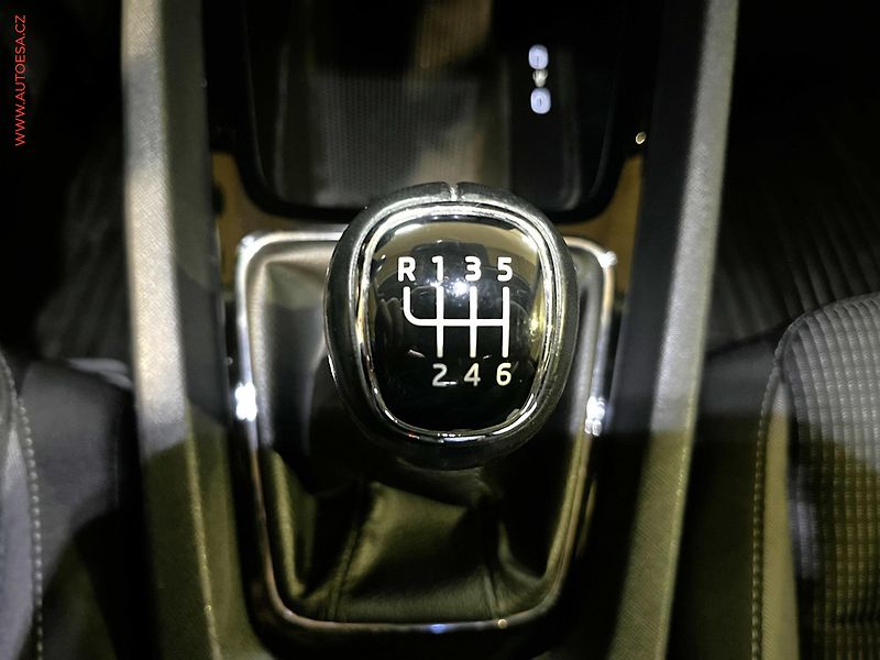 Škoda Octavia (2020) 2.0 TDi, ČR, Ambition, LED - fotka 16 z 17