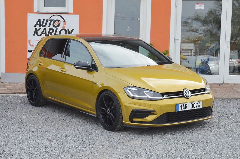 Volkswagen Golf (2017) 1.6 TDi 85kW DSG R-LINE HighL. - fotka 1 z 44