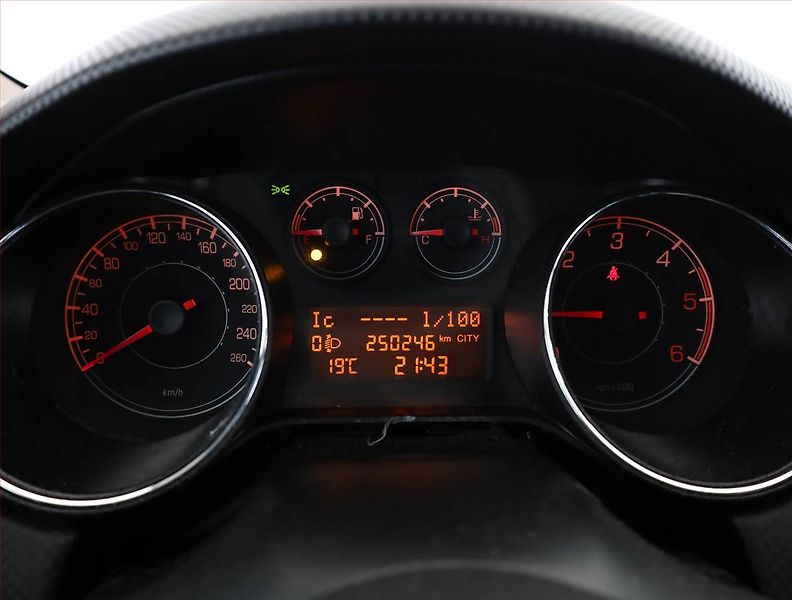 Fiat Bravo (2007) 1.9 MultiJet, po STK, Klima - fotka 8 z 13