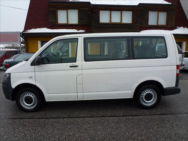 Volkswagen Transporter 2,0 TDi 9 míst - fotka 12 z 36