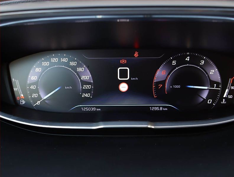 Peugeot 3008 (2017) 1.2 PureTech, Tempomat - fotka 11 z 21