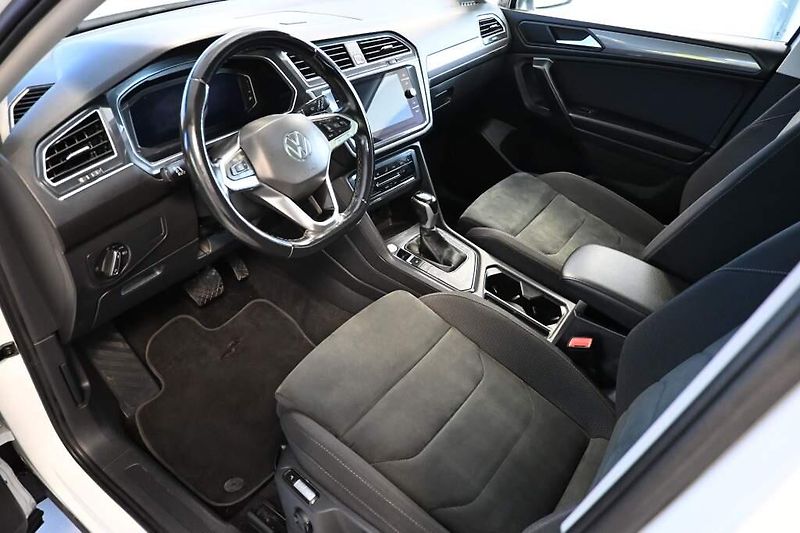 Volkswagen Tiguan Allspace (2023) 2.0 DSG LED 7Míst ACC Virtual - fotka 11 z 32