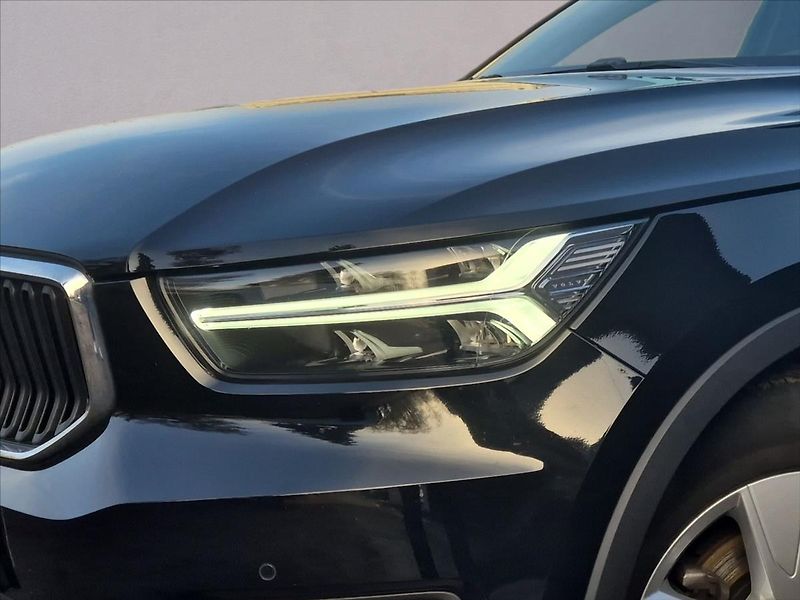 Volvo XC40 1,5 T3 FWD Momentum - fotka 5 z 17