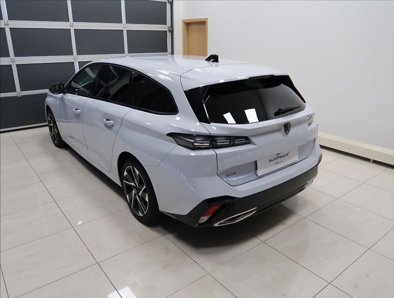 Peugeot 308 1,2 PT AT ALLURE NAVI KAMERA - fotka 6 z 37