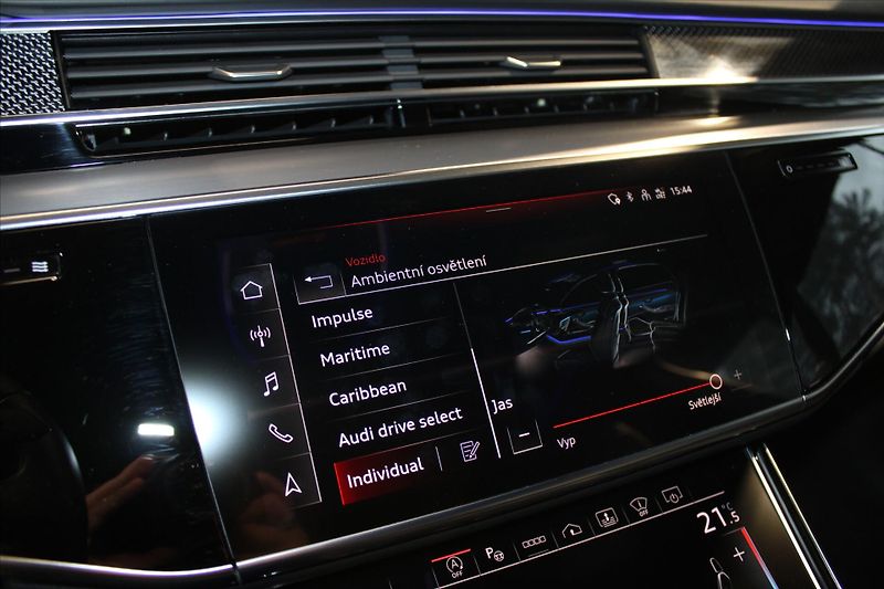 Audi S8 V8 TFSi 420kW quattro NezTop/P - fotka 27 z 38