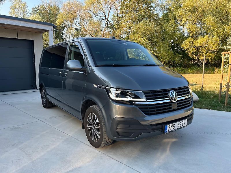 Volkswagen Caravelle (2023) 2,0 TDi DSG LONG 8-míst tažné  - fotka 2 z 23