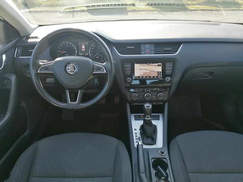 Škoda Octavia (2015) 2.0 TDi DSG Style,Navi,ACC - fotka 8 z 30