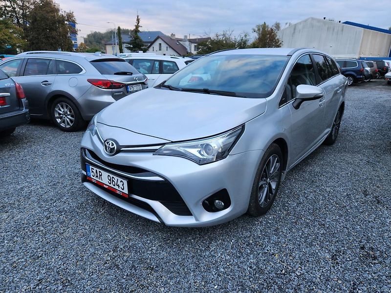 Toyota Avensis 2.0 D-4D Navi Kamera  - fotka 2 z 18
