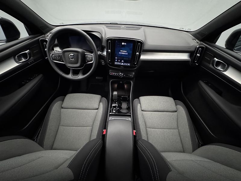 Volvo XC40 B3 DARK PLUS CZ 1.maj - fotka 25 z 48
