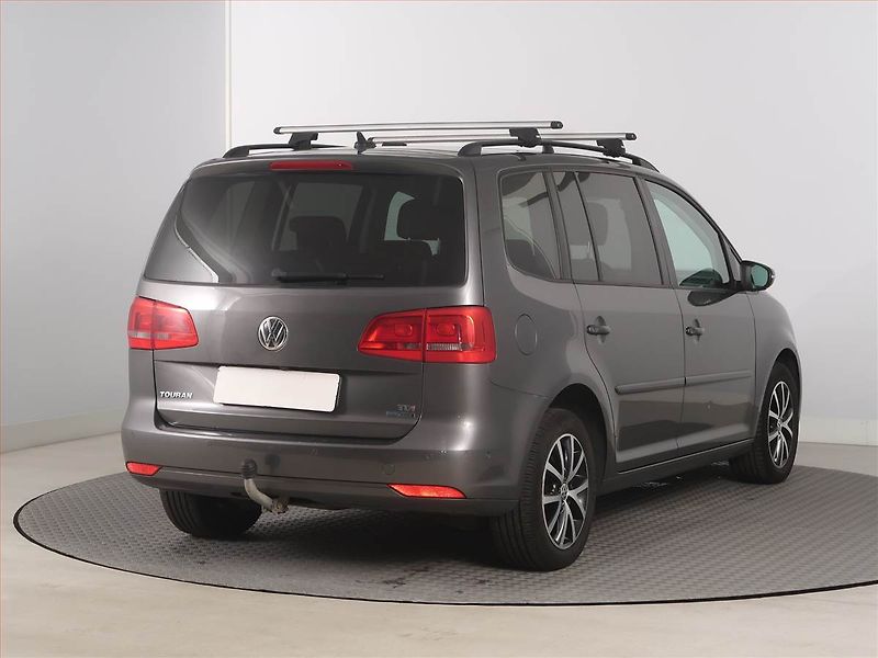 Volkswagen Touran (2013) 1.6 TDI, Automat, 7 míst, Navi - fotka 5 z 20