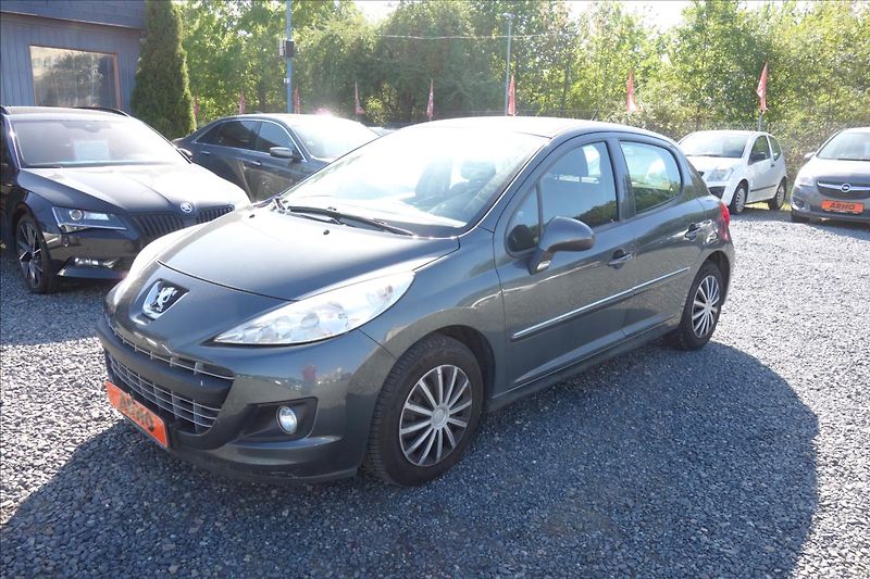 Peugeot 207 1,4 i 54KW, ČR, SERVIS. KN. - fotka 2 z 5