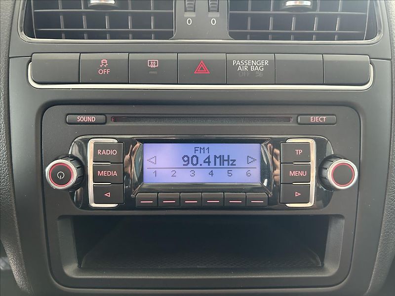 Volkswagen Polo 1,2   HTP,PO GO MOTORU,SERVISK - fotka 10 z 14