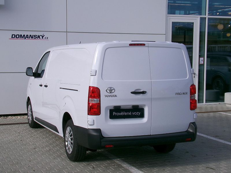 Toyota ProAce L2 ACTIVE 2.0 D-4D 106kW - fotka 13 z 15