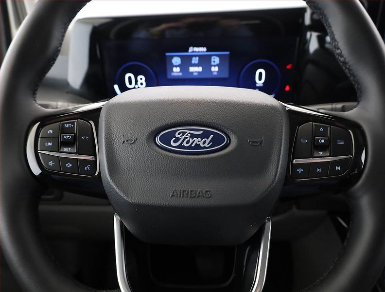 Ford Tourneo Custom (2025) 2.0 EcoBlue, TITANIUM, 4x4 - fotka 8 z 19