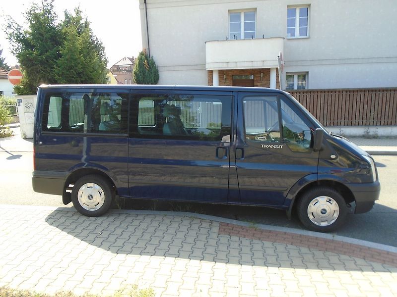 Ford Transit (2011) 2.2 TDCi L2H1 9 míst 5 dveří - fotka 5 z 30