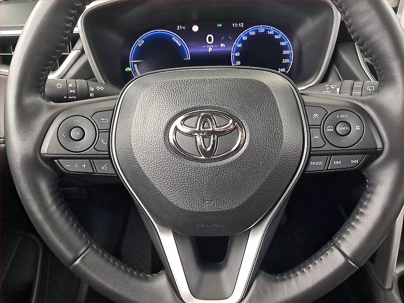 Toyota Corolla Cross (2024) 2.0 Hybrid AWD - fotka 17 z 19