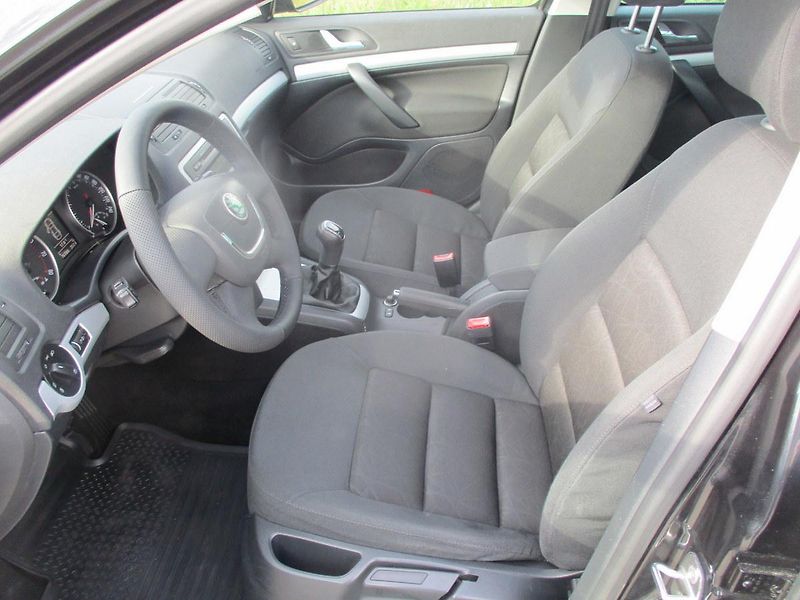 Škoda Octavia 1.2 TSi*TAŽNÉ*L+Z PNEU*VÝHŘEV - fotka 14 z 43
