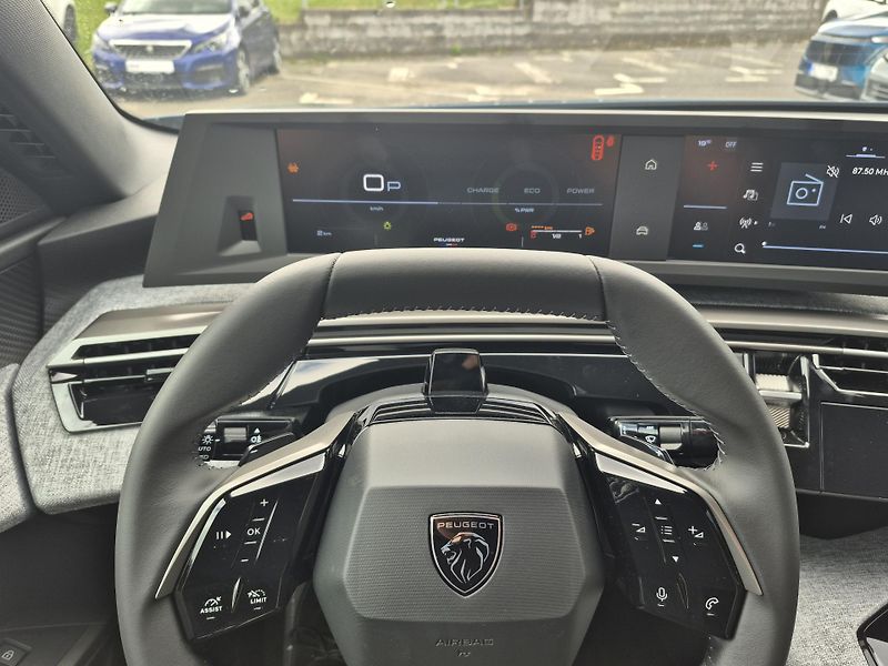 Peugeot 3008 (2026) ALLURE Hybrid 145 e-DCS6    - fotka 15 z 21