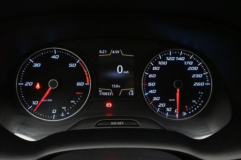 Seat Ateca 1,6 TDi 85kW ALCANTARA LED Zár - fotka 16 z 30