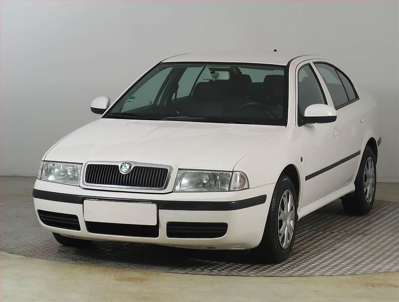 Škoda Octavia (2010) Ambiente 1.9 TDI , nová STK - fotka 2 z 16
