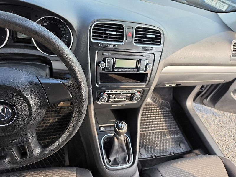 Volkswagen Golf Variant 1.6 TDi  - fotka 12 z 19