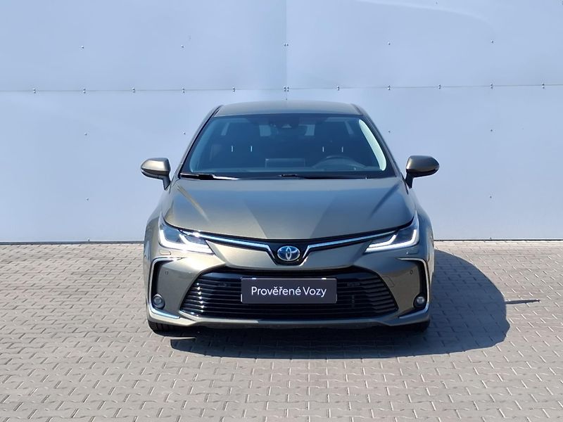 Toyota Corolla 1.8 HSD e-CVT Executive - fotka 4 z 27