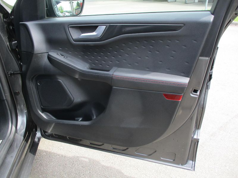 Ford Kuga 2.5 PHEV ST-LINE 29tkm! - fotka 28 z 50