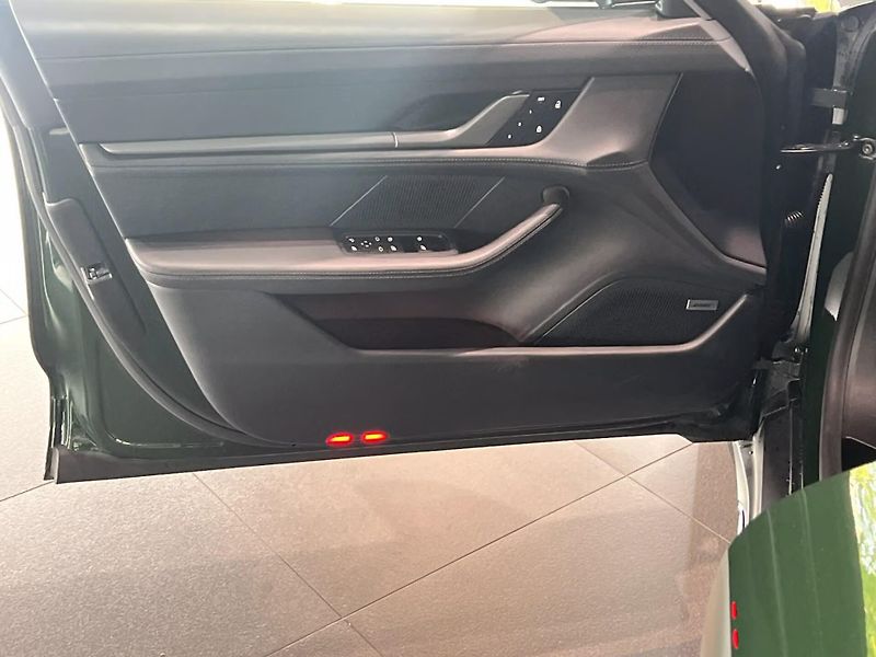Porsche Taycan 4S Cross Turismo HuD 360 Inno - fotka 11 z 26