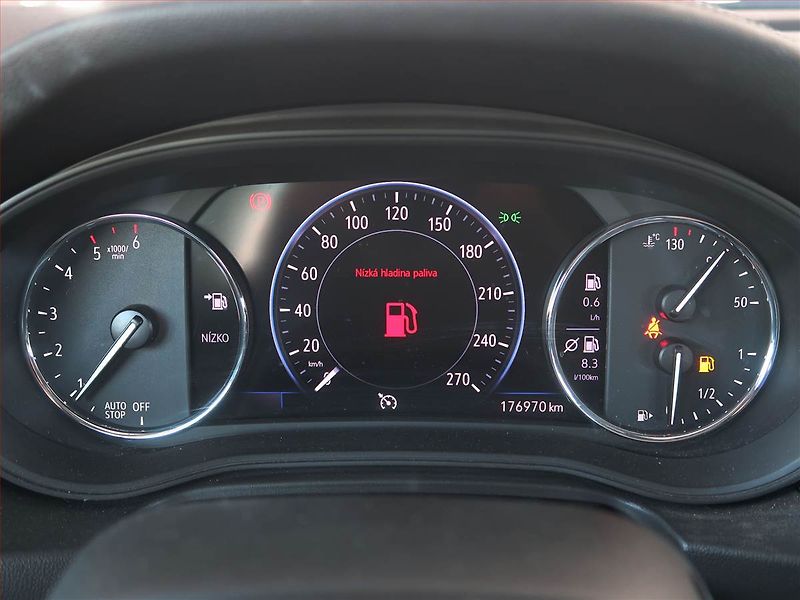 Opel Insignia (2020) 2.0 CDTI, Navi, Tempomat - fotka 11 z 16