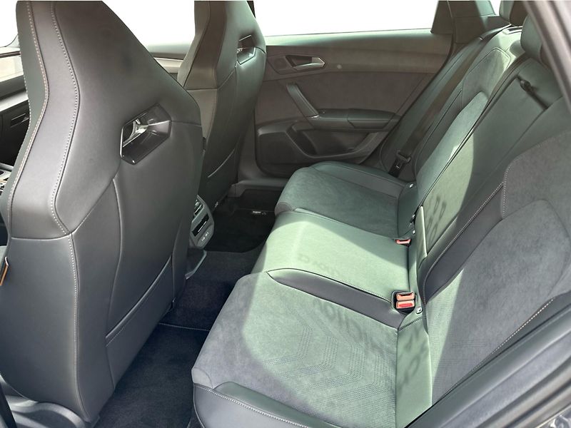 Seat Leon SP 1,5 eTSI - fotka 12 z 25