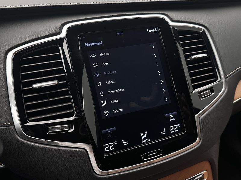 Volvo XC90 T6 AWD INSCRIPTION REZERVACE - fotka 34 z 47