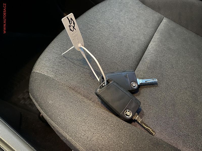 Škoda Fabia (2019) 1.0 TSi, 1.maj,ČR, Active, AC - fotka 15 z 15