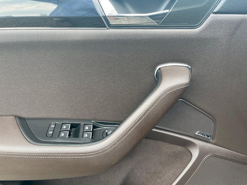 Škoda Superb (2020) 2.0 TDI 147kW L&K 4x4 DSG - fotka 10 z 32