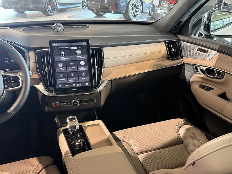 Volvo XC90 T8 Ultra Dark, Bowers, Tažné - fotka 41 z 41