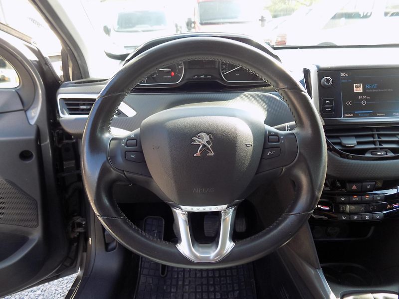 Peugeot 2008 1,2I 60 KW ACTIVE, TAŽNÉ, ČR - fotka 32 z 41