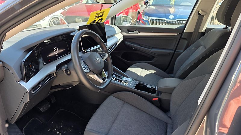 Volkswagen Golf (2025) 1.5 eTSI 85kW Life DSG7 Tažné - fotka 8 z 34