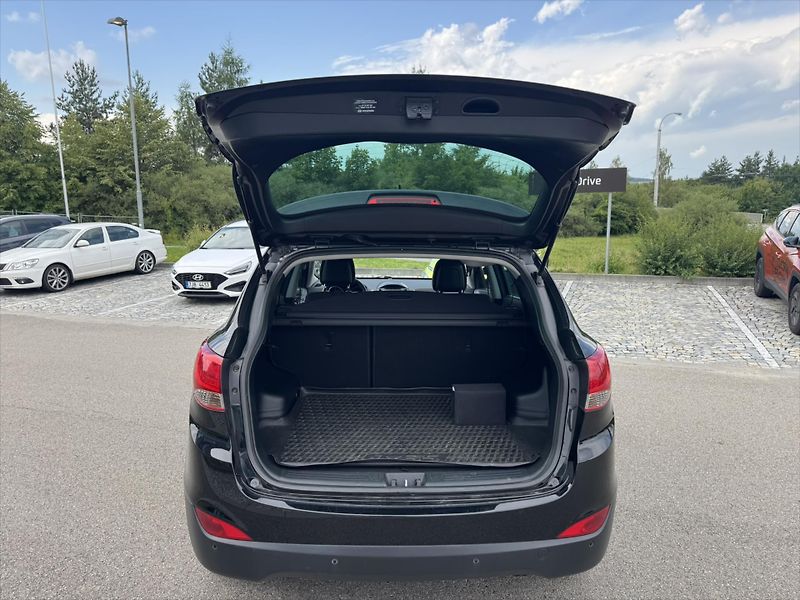 Hyundai ix35 2,0 CRDi, 4x4 - fotka 6 z 19
