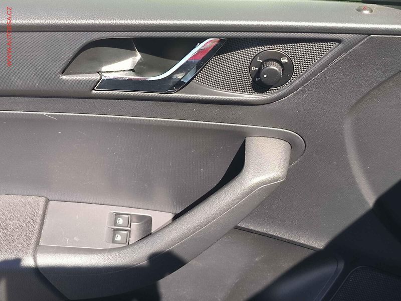 Škoda Rapid (2017) 1.2 TSi, Active - fotka 15 z 16