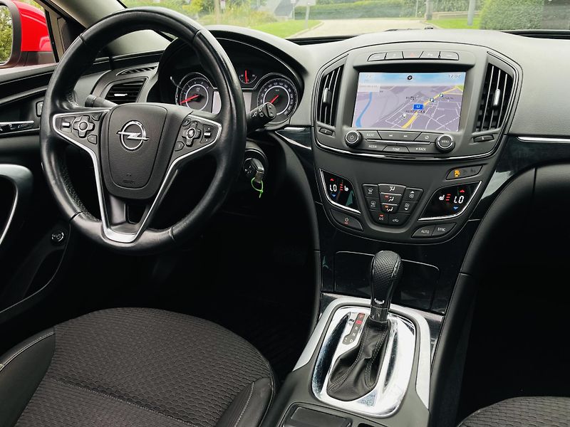 Opel Insignia 2.0CDT 4x4 AUT KAMERA SERVISKA - fotka 25 z 46