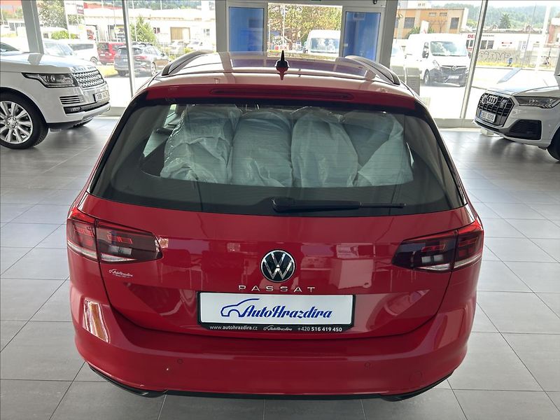 Volkswagen Passat 2,0   TDI 90kW,DSG,SERVISKA,AC - fotka 5 z 31