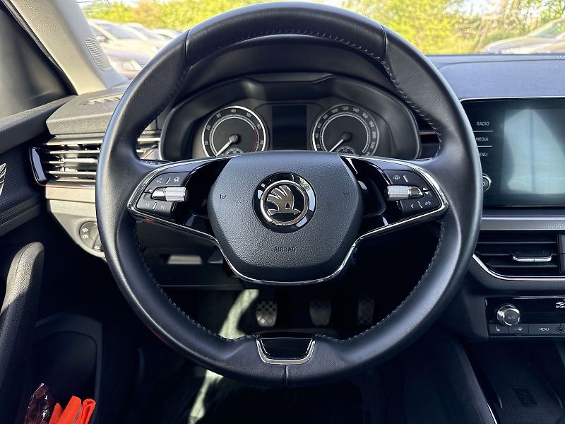 Škoda Kamiq (2023) 1.0 TSI Style - fotka 19 z 30