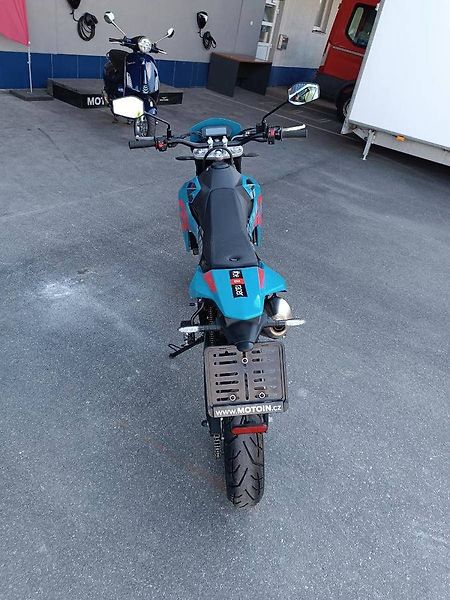 Aprilia SX 125 (2026) Tarantula Blue - fotka 6 z 10
