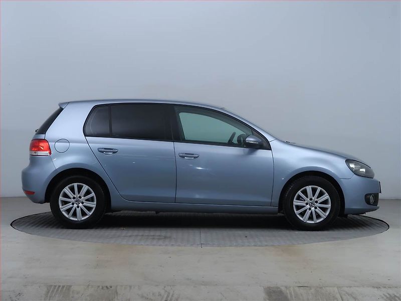 Volkswagen Golf (2010) 1.6 TDI, Serv.kniha - fotka 3 z 14