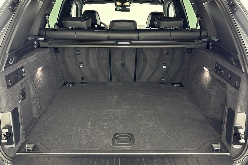 BMW X5 xDrive40i - fotka 10 z 28