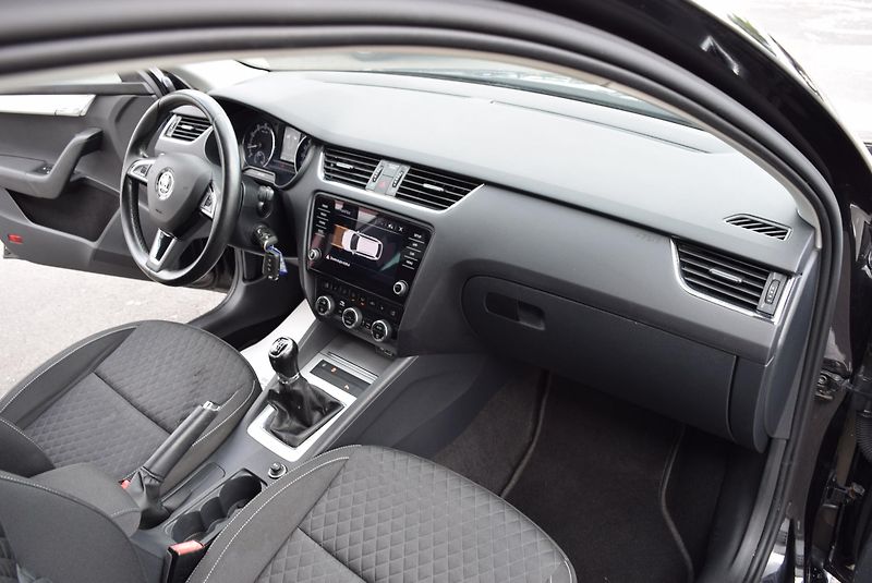Škoda Octavia (2018) 1.4TSI 110kw ED. DRIVE TAŽ APP - fotka 35 z 43